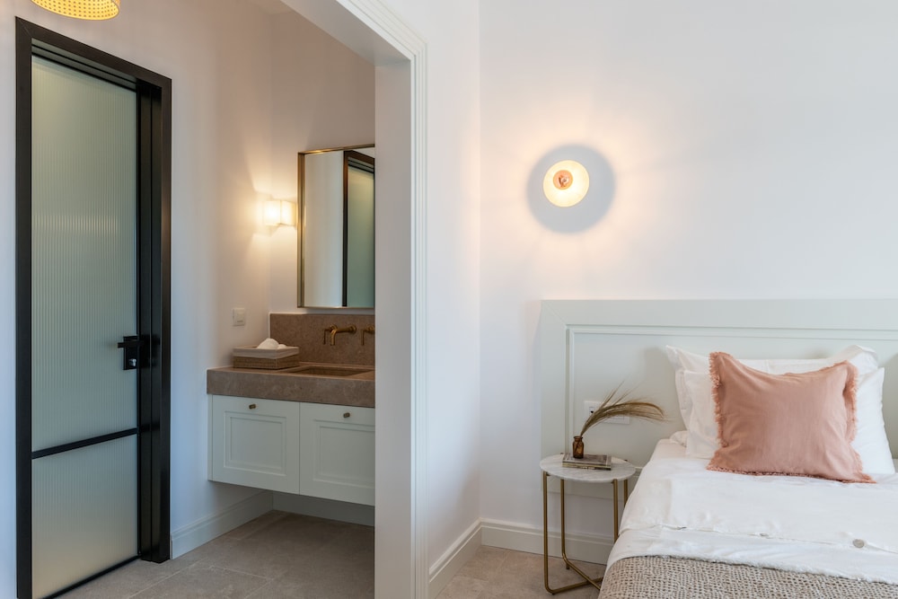 Bonzoe Suites & Villas — Hotel rooms in Mykonos Town, South Aegean