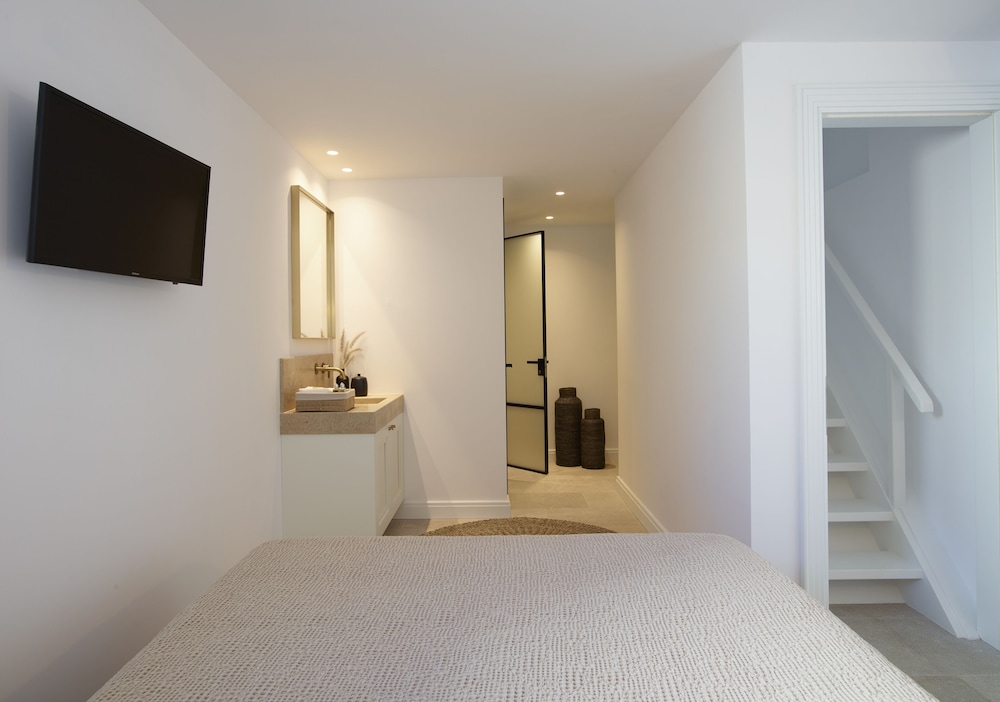 Bonzoe Suites & Villas — Hotel rooms in Mykonos Town, South Aegean