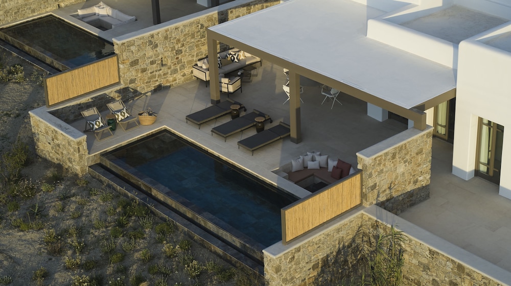 Bonzoe Suites & Villas — Swimming pool in Mykonos Town, South Aegean
