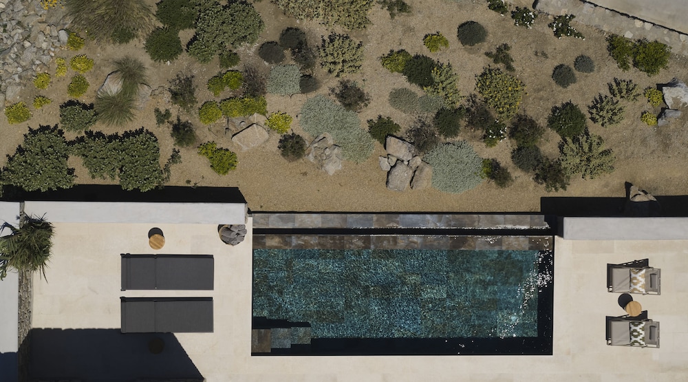 Bonzoe Suites & Villas — Swimming pool in Mykonos Town, South Aegean