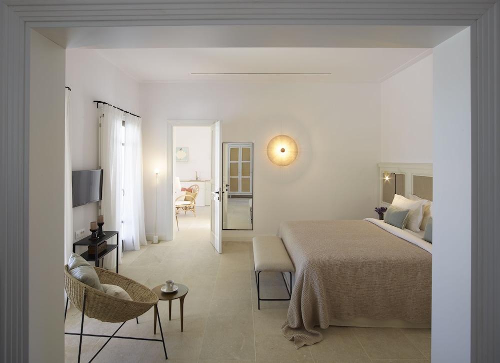 Bonzoe Suites & Villas — Hotel rooms in Mykonos Town, South Aegean