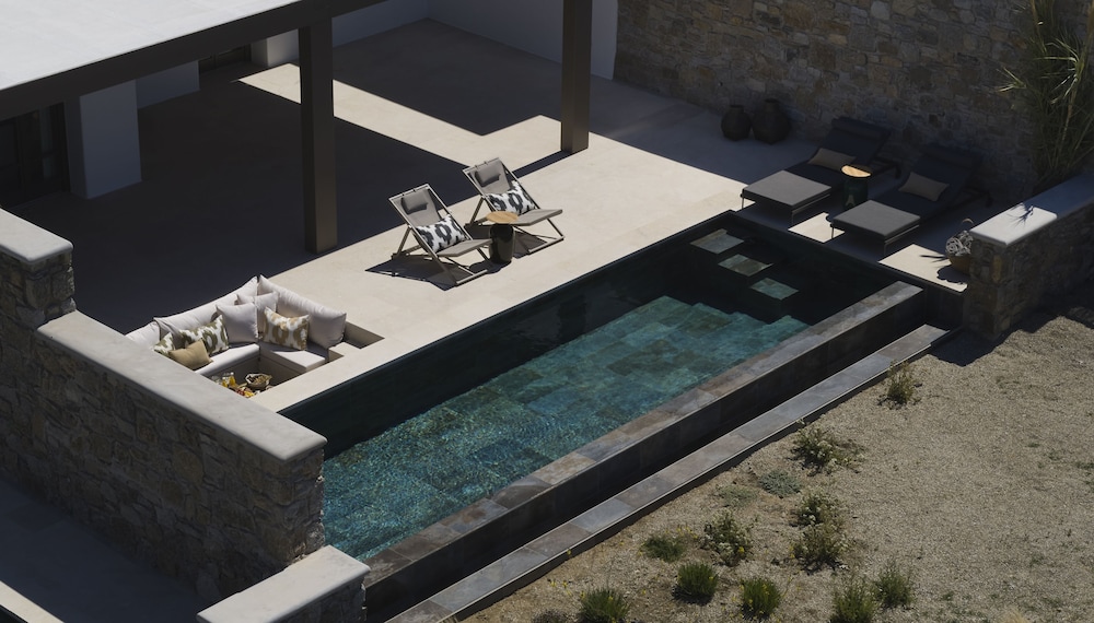 Bonzoe Suites & Villas — Swimming pool in Mykonos Town, South Aegean