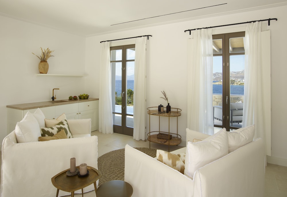 Bonzoe Suites & Villas — Hotel rooms in Mykonos Town, South Aegean