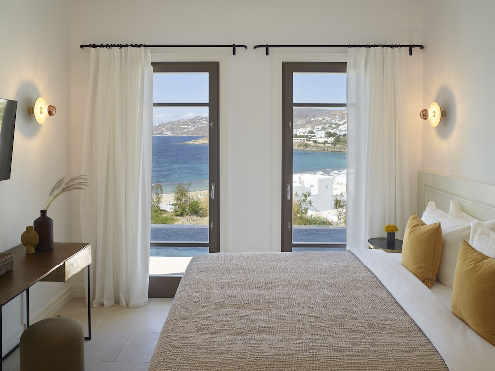 Bonzoe Suites & Villas — Hotel rooms in Mykonos Town, South Aegean