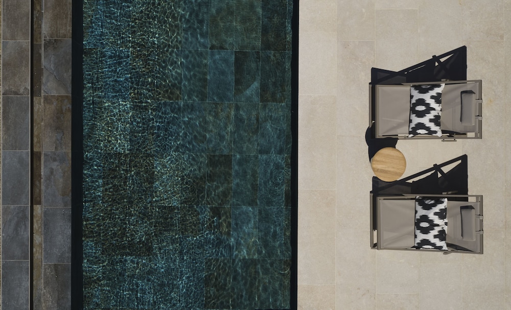 Bonzoe Suites & Villas — Swimming pool in Mykonos Town, South Aegean