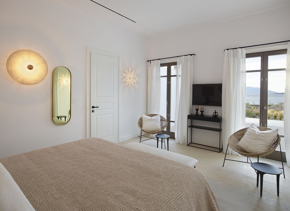 Bonzoe Suites & Villas — Hotel rooms in Mykonos Town, South Aegean