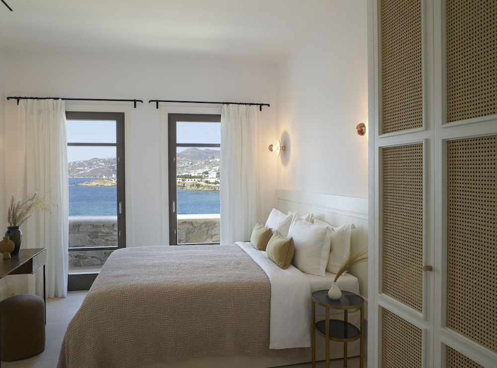 Bonzoe Suites & Villas — Hotel rooms in Mykonos Town, South Aegean