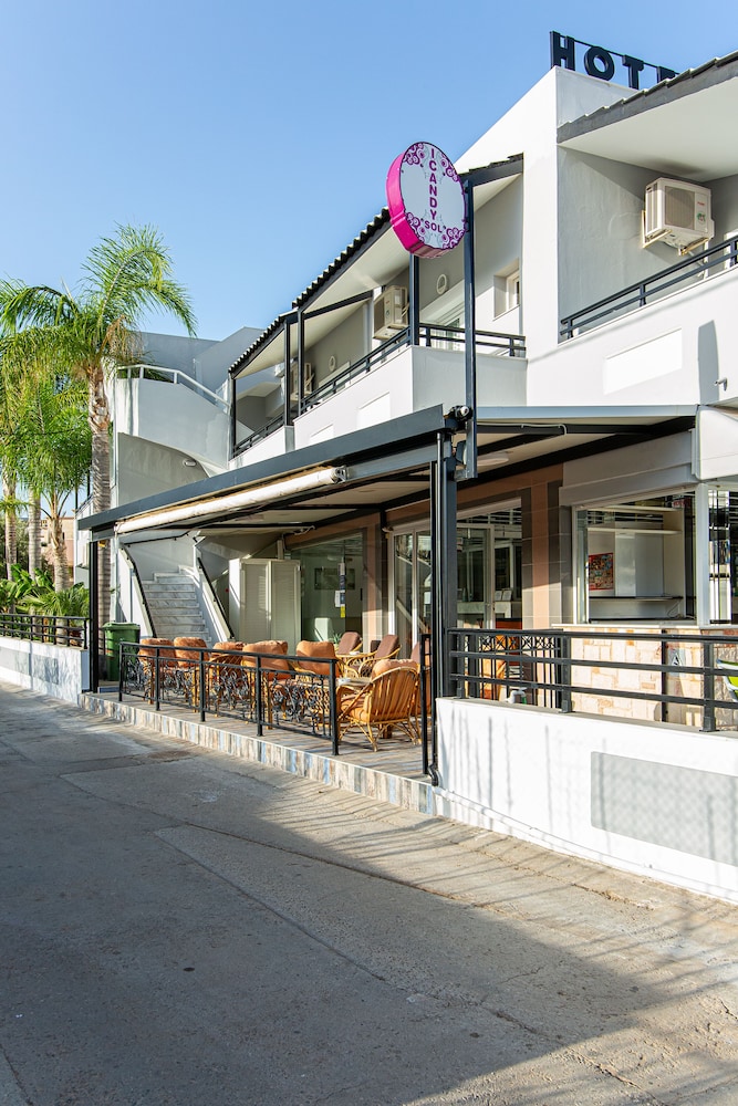 ICandy Sol — Hotel building in Malia