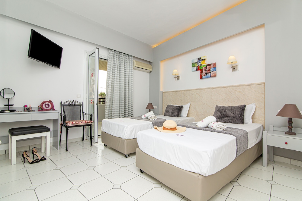 ICandy Sol — Hotel rooms in Malia