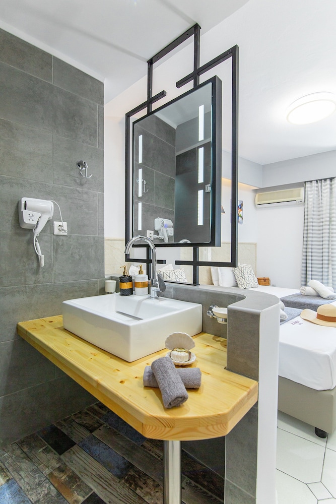 ICandy Sol — Hotel rooms in Malia