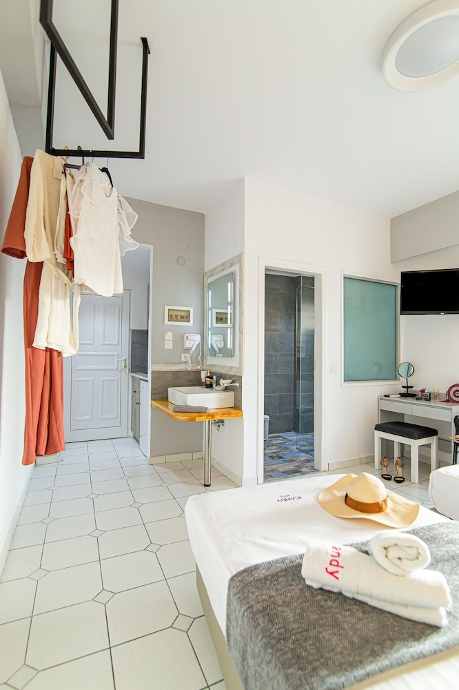 ICandy Sol — Hotel rooms in Malia