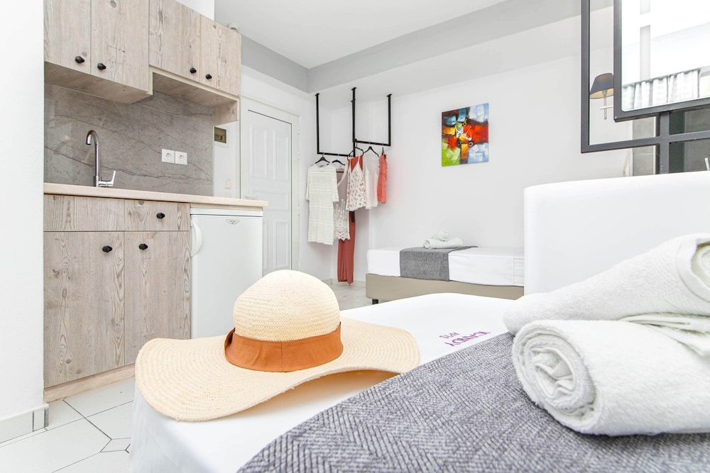 ICandy Sol — Hotel rooms in Malia