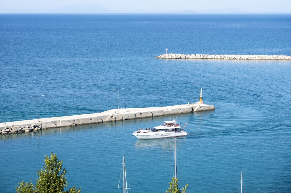 Faro Del Porto — Attractions in the area in Poros, Ionian Islands