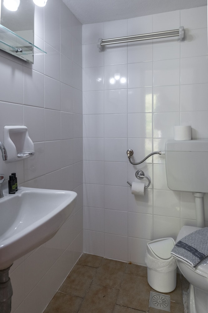 Faro Del Porto — Hotel rooms in Poros, Ionian Islands