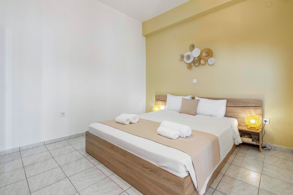 Faro Del Porto — Hotel rooms in Poros, Ionian Islands