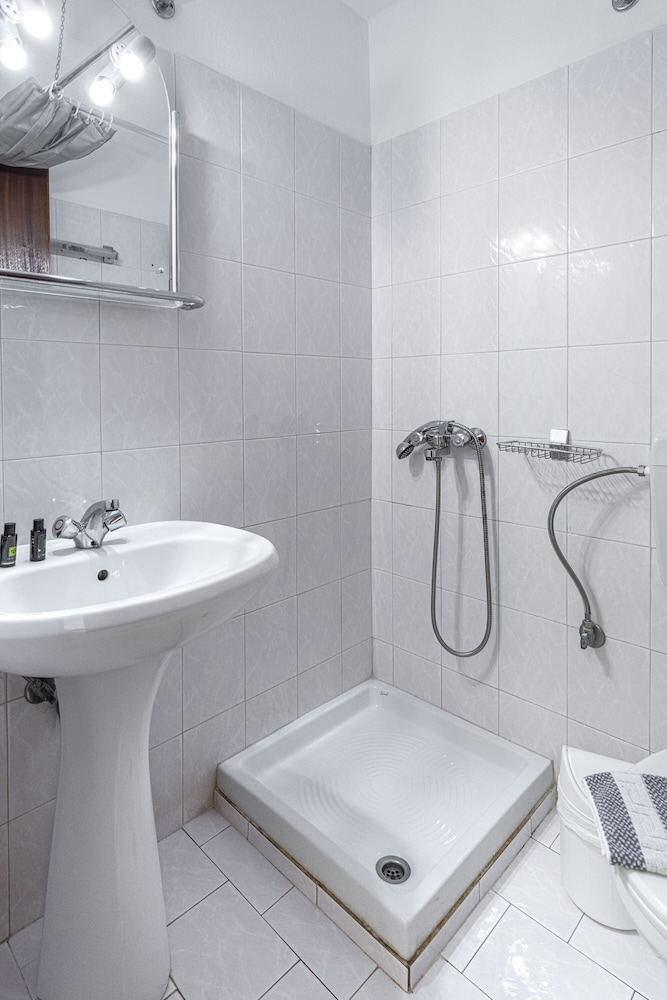 Faro Del Porto — Hotel rooms in Poros, Ionian Islands