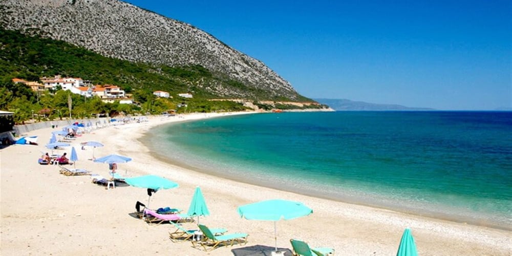 Faro Del Porto — Beach in Poros, Ionian Islands