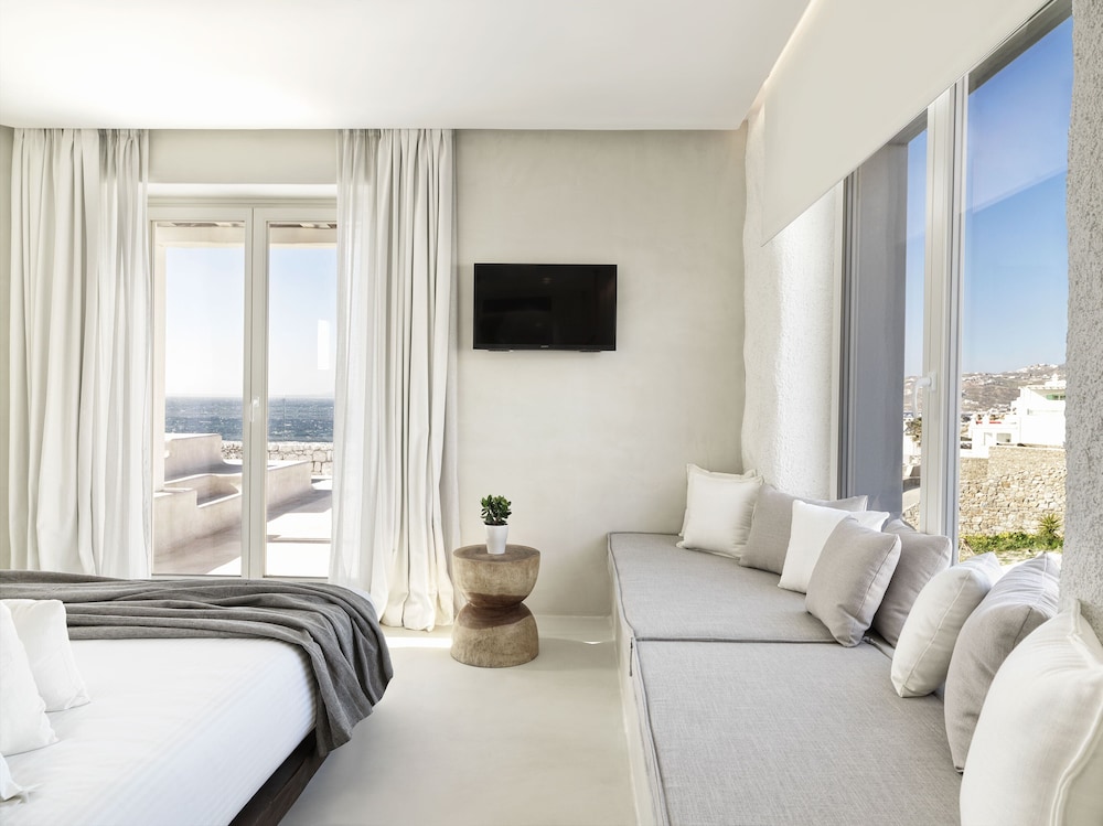 Mykonos Earth Suites - Adults Only — Hotel rooms in Mykonos Town, South Aegean