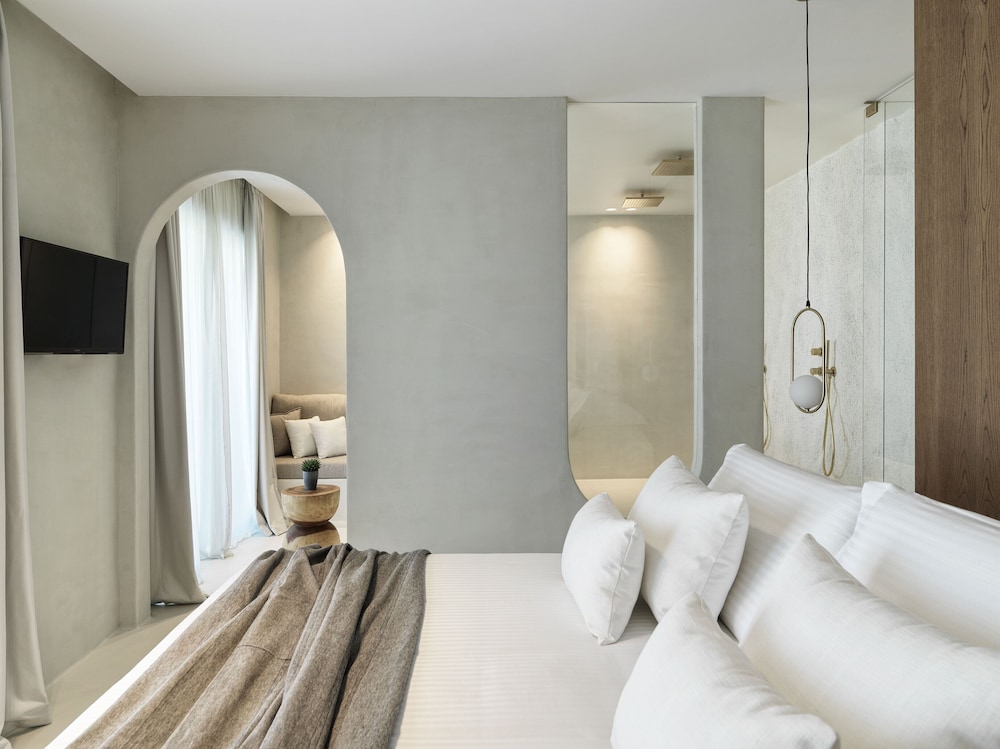 Mykonos Earth Suites - Adults Only — Hotel rooms in Mykonos Town, South Aegean