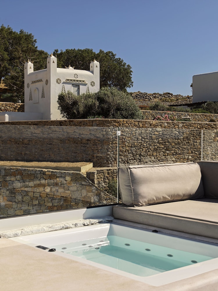 Mykonos Earth Suites - Adults Only — Swimming pool in Mykonos Town, South Aegean