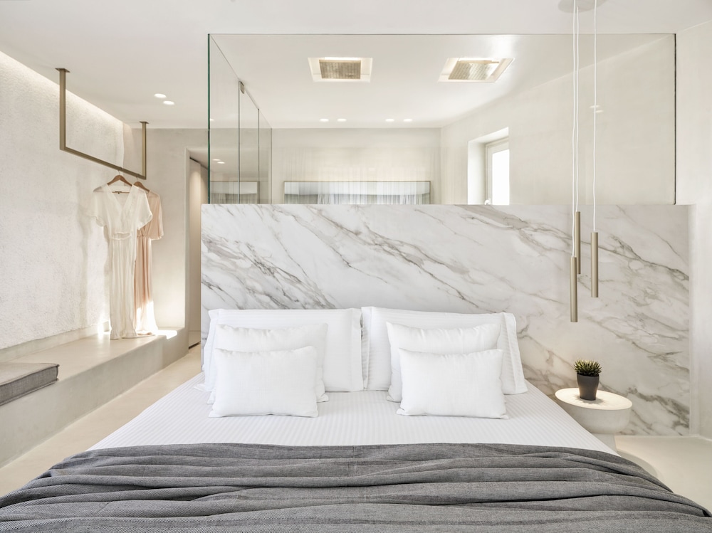 Mykonos Earth Suites - Adults Only — Hotel rooms in Mykonos Town, South Aegean