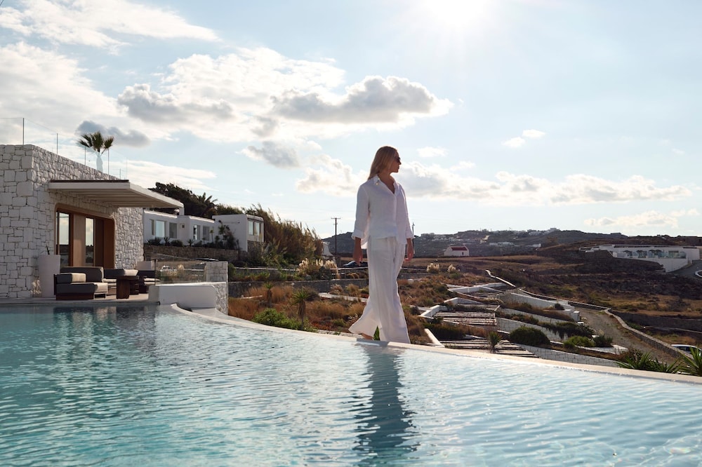 Mykonos Earth Suites - Adults Only — Swimming pool in Mykonos Town, South Aegean