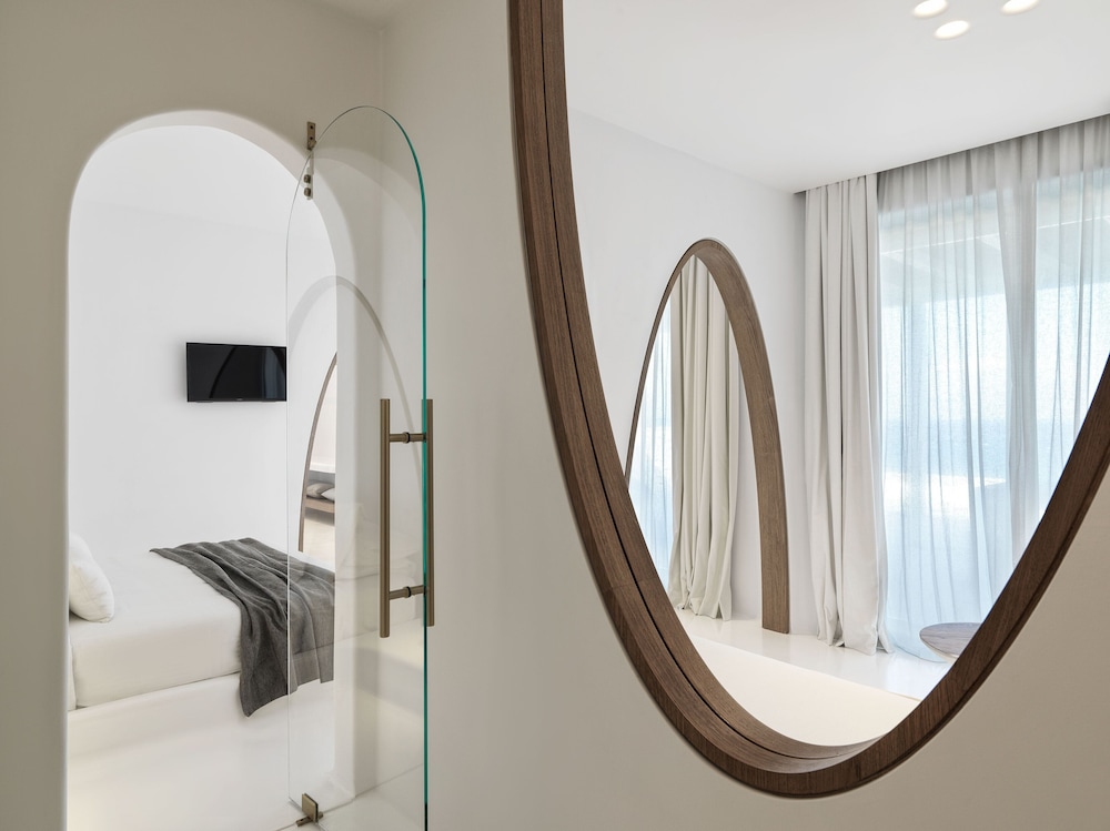 Mykonos Earth Suites - Adults Only — Hotel rooms in Mykonos Town, South Aegean