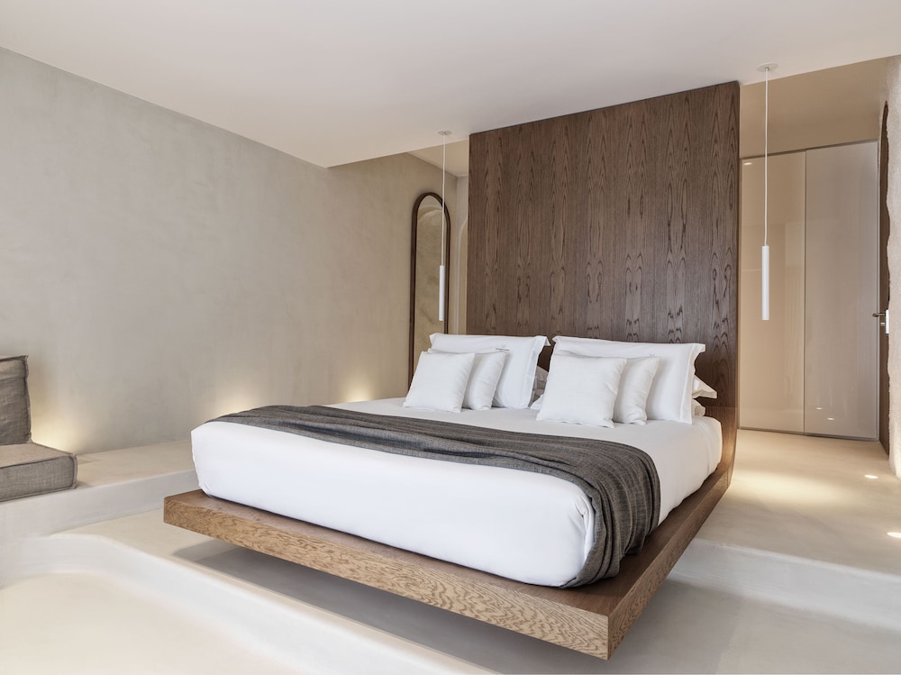 Mykonos Earth Suites - Adults Only — Hotel rooms in Mykonos Town, South Aegean