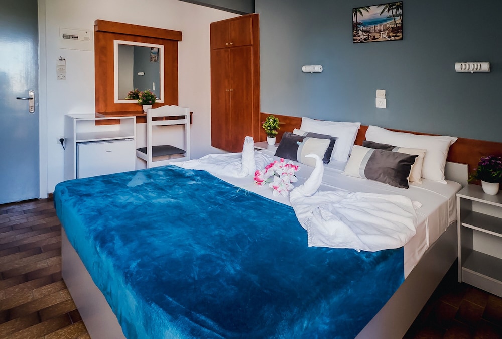 Cloud 9 Hotel Shisha & Cocktail Bar - Adults Only — Rooms in Malia