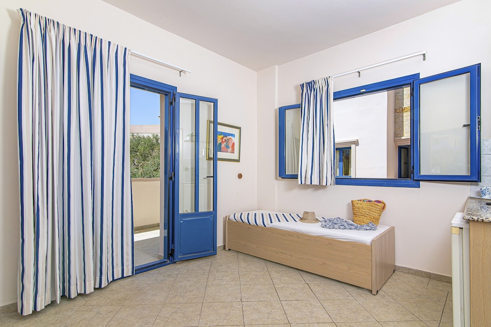 Ilios Malia Hotel Resort — Hotel rooms in Malia