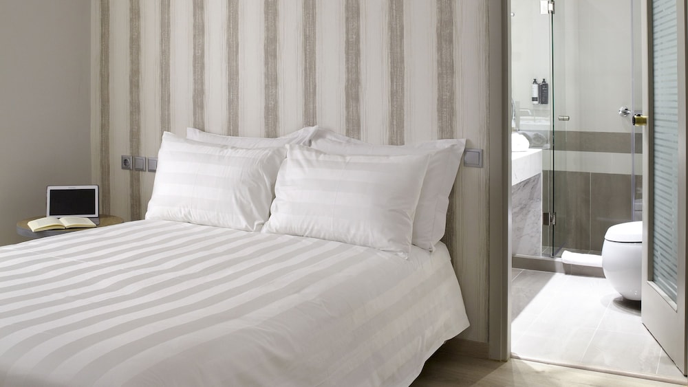 Athens Tiare by Mage Hotels — Hotel rooms in Athens, Attica