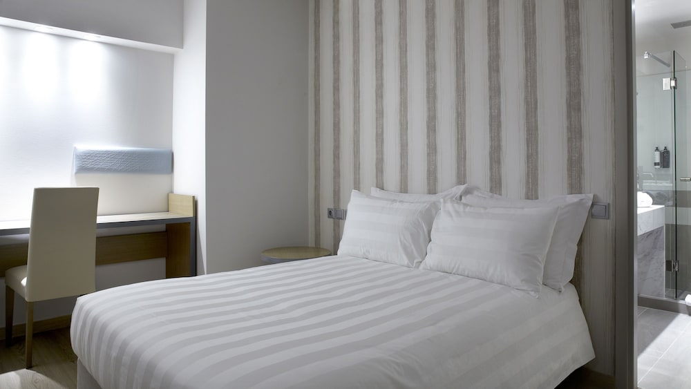 Athens Tiare by Mage Hotels — Hotel rooms in Athens, Attica