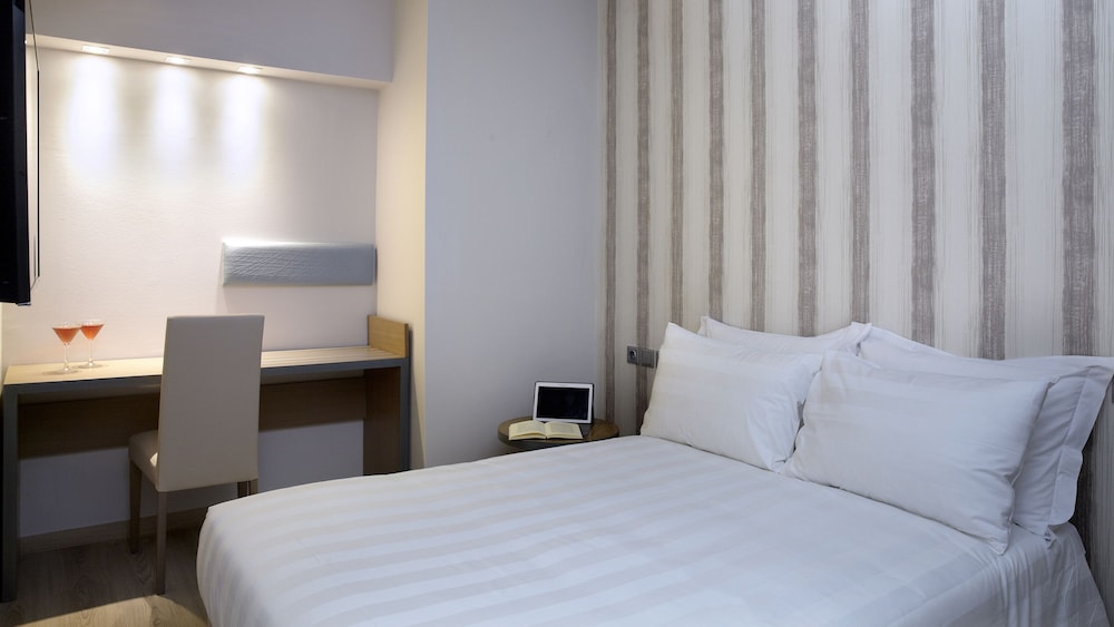 Athens Tiare by Mage Hotels — Hotel rooms in Athens, Attica