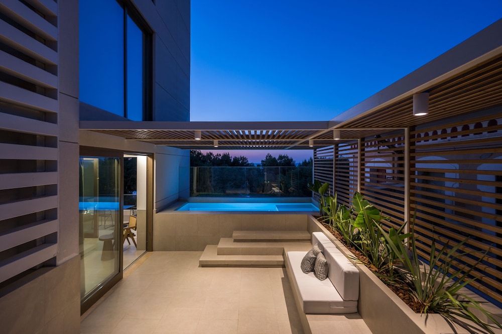 SanSal Boutique Hotel – Adults & Children 11+ — Swimming pool in Chania