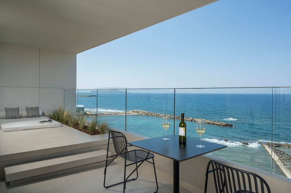 SanSal Boutique Hotel – Adults & Children 11+ — Hotel rooms in Chania
