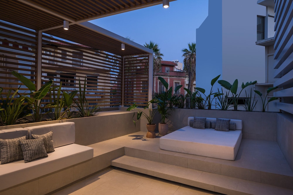 SanSal Boutique Hotel – Adults & Children 11+ — Hotel rooms in Chania