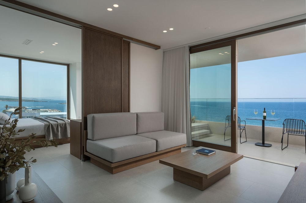 SanSal Boutique Hotel – Adults & Children 11+ — Hotel rooms in Chania