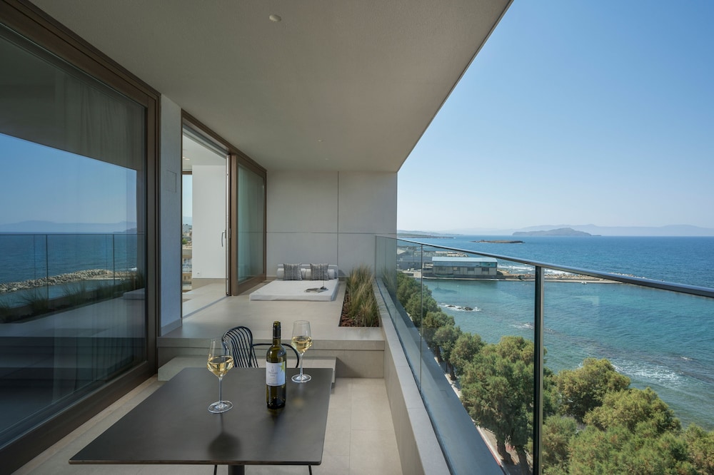 SanSal Boutique Hotel – Adults & Children 11+ — Hotel rooms in Chania