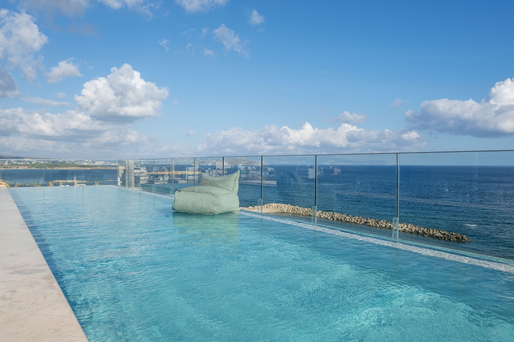 SanSal Boutique Hotel – Adults & Children 11+ — Swimming pool in Chania