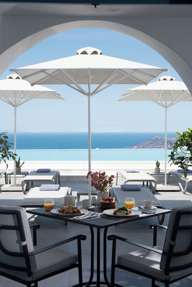 Aeifos Boutique Hotel — Restaurant & bars in Imerovigli, South Aegean