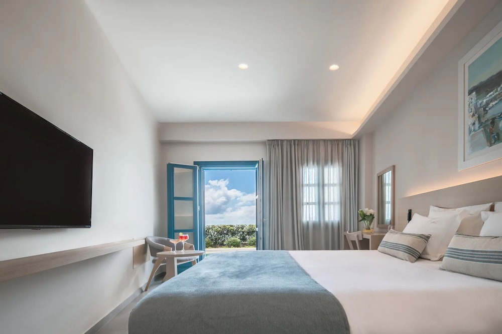 Aeifos Boutique Hotel — Hotel rooms in Imerovigli, South Aegean