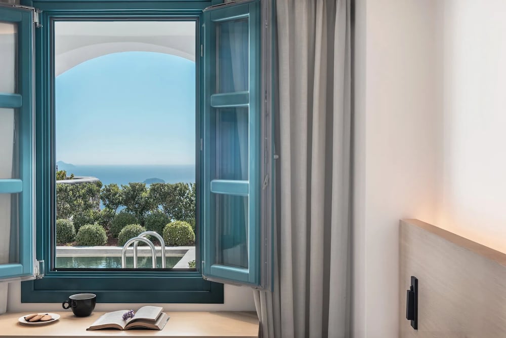 Aeifos Boutique Hotel — Hotel rooms in Imerovigli, South Aegean