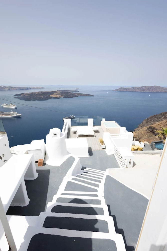 Aeifos Boutique Hotel — Hotel rooms in Imerovigli, South Aegean