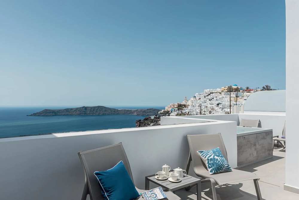 Aeifos Boutique Hotel — Hotel rooms in Imerovigli, South Aegean
