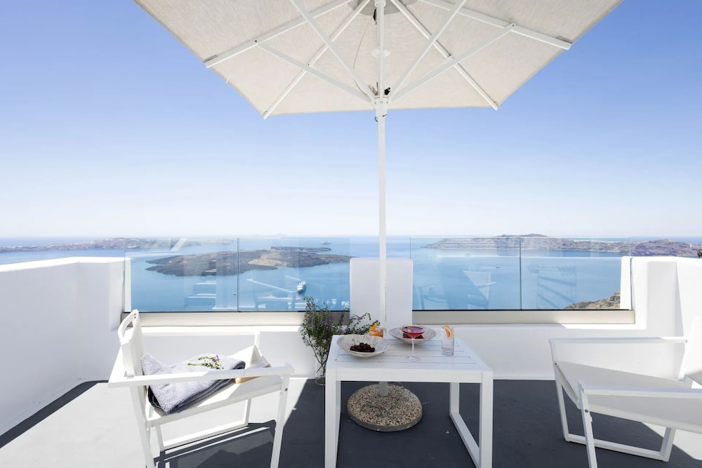Aeifos Boutique Hotel — Hotel rooms in Imerovigli, South Aegean