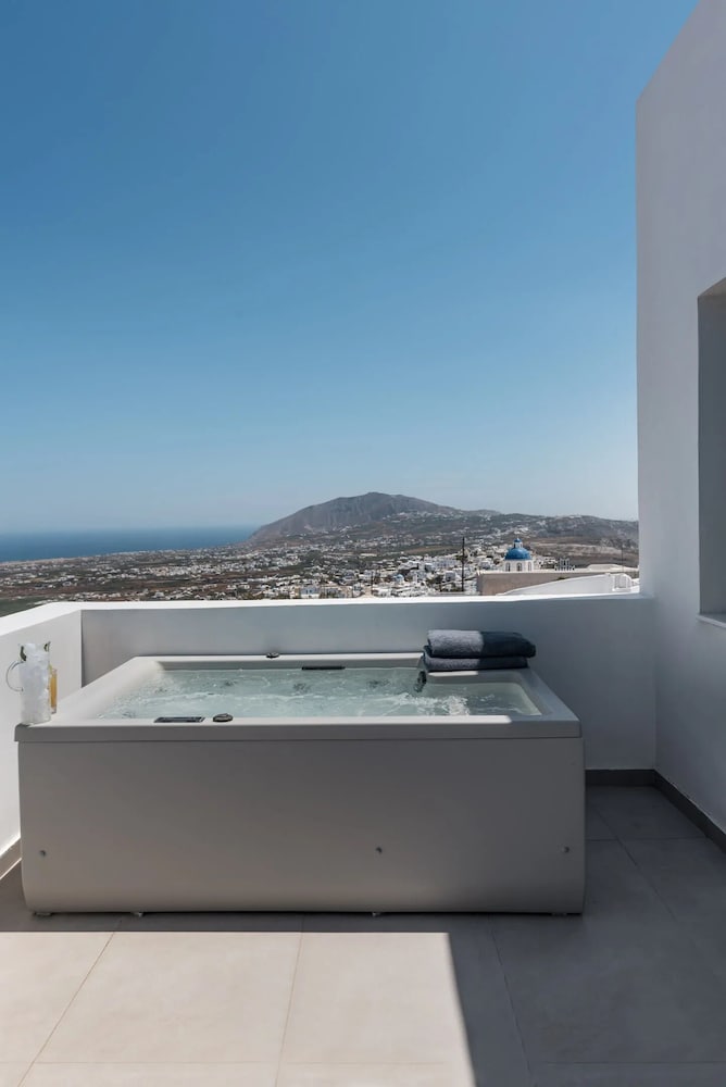 Aeifos Boutique Hotel — Hotel rooms in Imerovigli, South Aegean