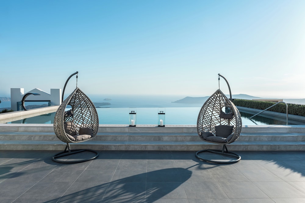 Aeifos Boutique Hotel — Hotel rooms in Imerovigli, South Aegean