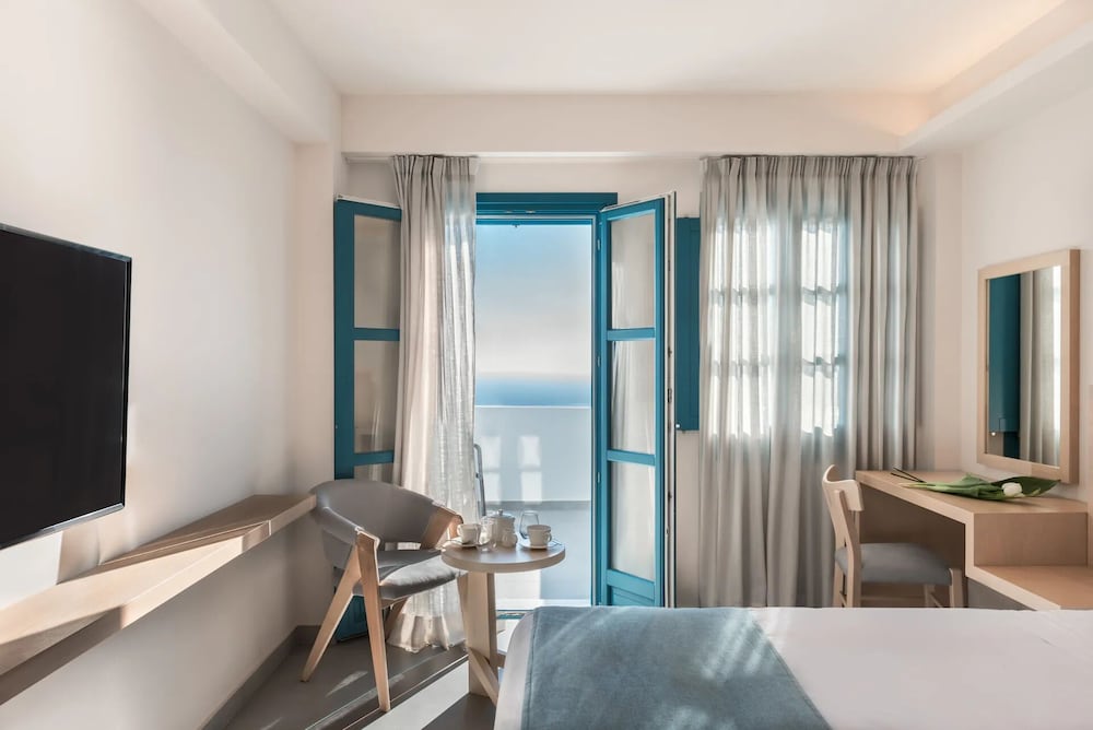 Aeifos Boutique Hotel — Hotel rooms in Imerovigli, South Aegean