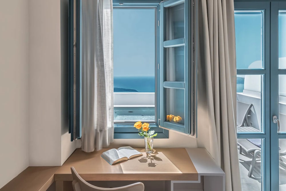 Aeifos Boutique Hotel — Hotel rooms in Imerovigli, South Aegean