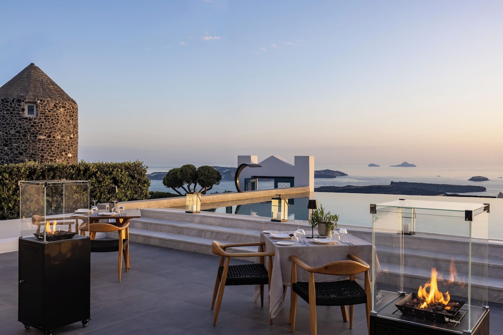 Aeifos Boutique Hotel — Restaurant & bars in Imerovigli, South Aegean